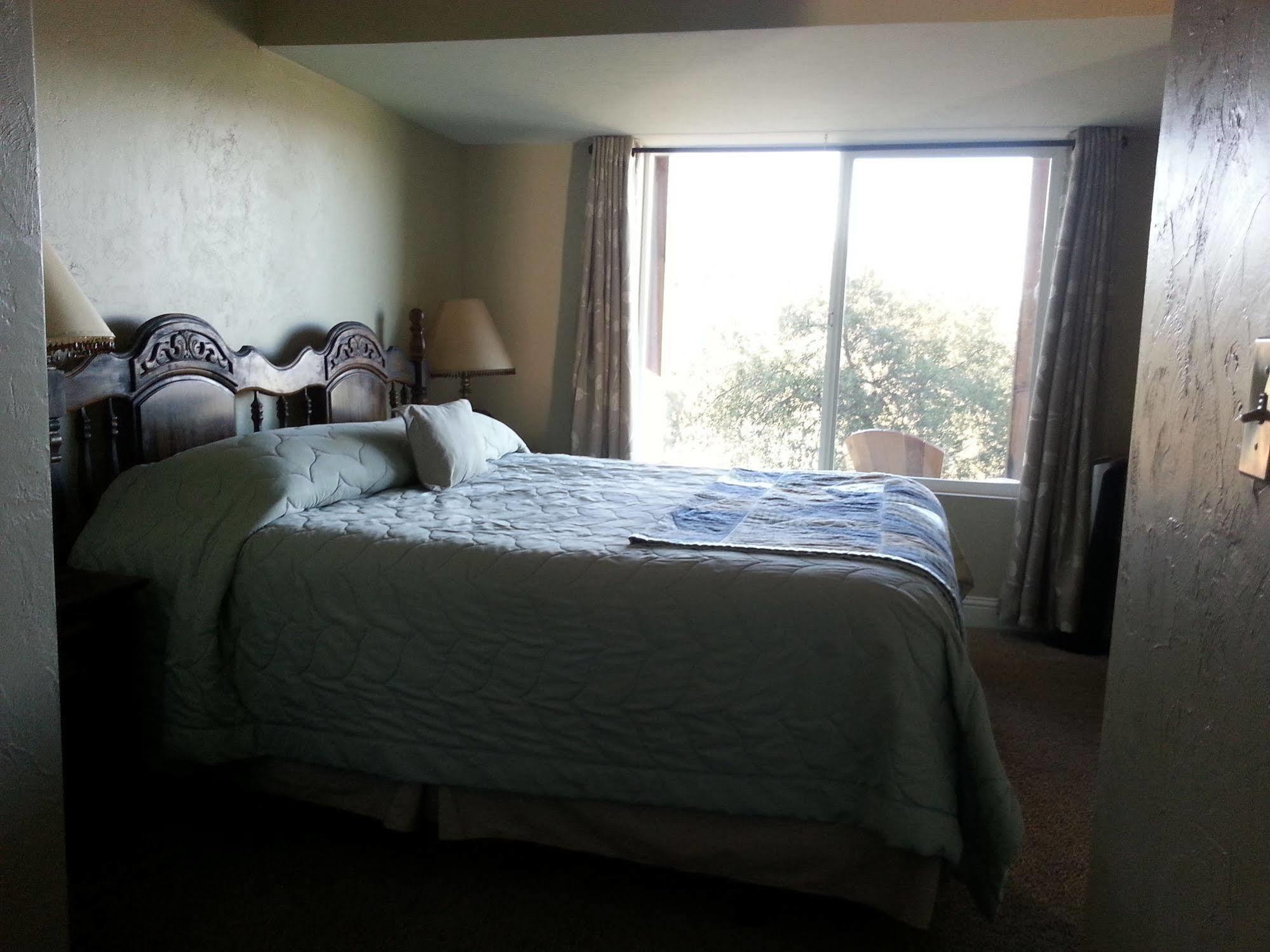 Yosemite Sierra View Bed & Breakfast Oakhurst Zewnętrze zdjęcie